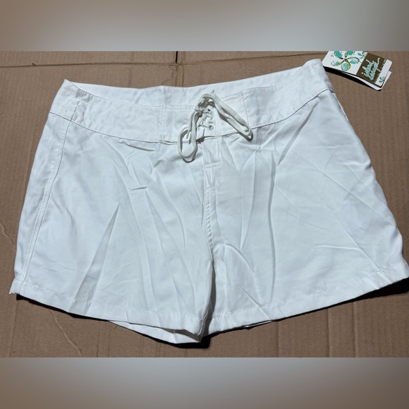 Island Escape Other - Women’s Island Escape White Front Tie Board Shorts Size 14 NWT